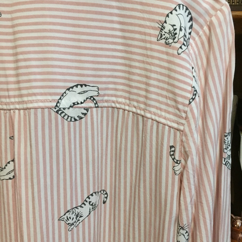 🐈 Button down shirt - Picture 5 of 10